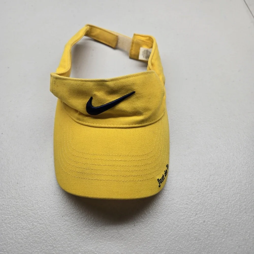 VINTAGE Nike Unisex Visor OS Yellow Curved Logo Embroidered Swoosh Just Do
